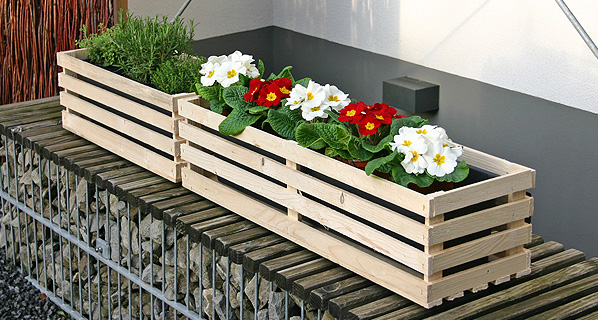 Pflanzkisten aus dem Schwarzwald für Balkon, Terrasse und Garten. Ein kleines Stück Natur für Ihre Blumen und Kräuter. Diese Naturprodukte finden Sie bei der zaunfabrik-natur.